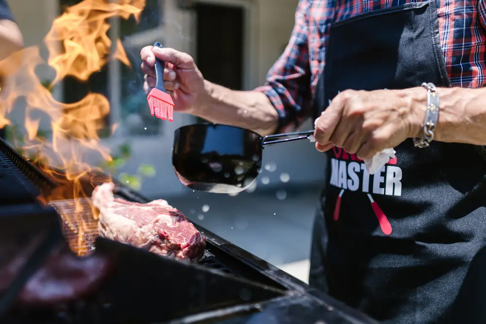 Read more about the article Love to Grill? 5 Things Every Aspiring Grill Master Should Have